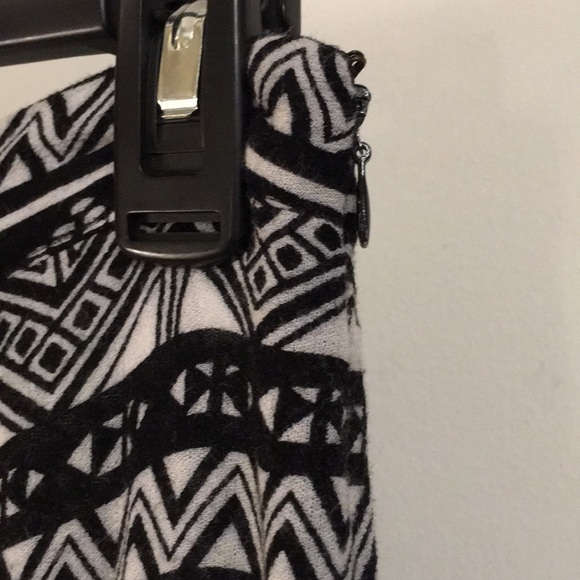 🖤🤍Forever 21 Maxi Skirt (M) Double Front Slits - Picture 8 of 13